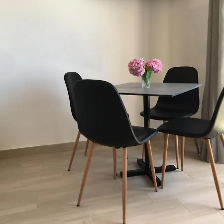 Nola Apartman