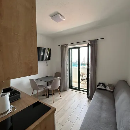 Apartman Nola *